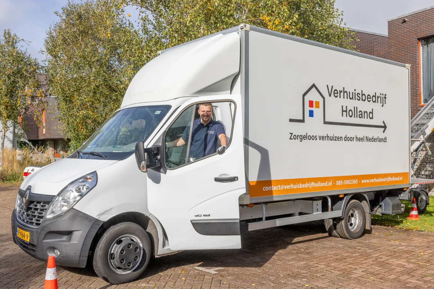Furniture wrapped in removal blankets in Utrecht by Verhuisbedrijf Holland
